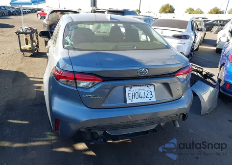 2022 Toyota Corolla Le z USA, uszkodzony, nr VIN 5YFEPMAE3NP341912